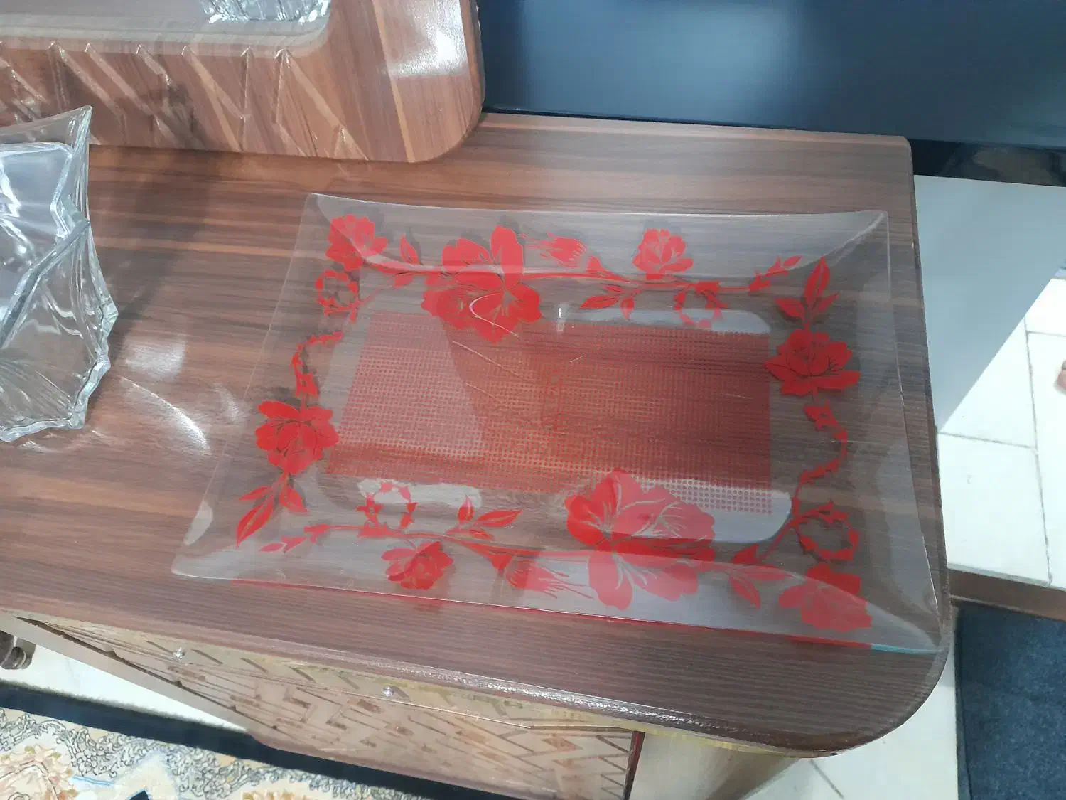 شیشه و بلور|ظروف سرو و پذیرایی|رباطکریم, رباطکریم|دیوار