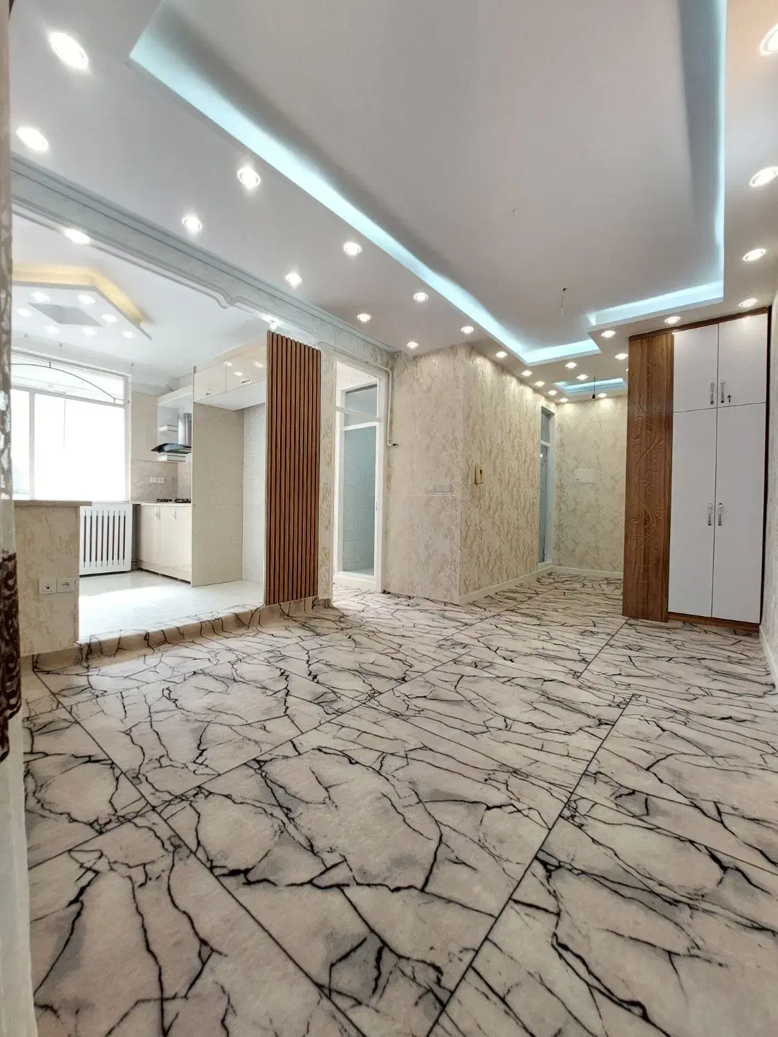 فاز1درمحله3تک‌خواب‌طبقه1    سهند‌مجتمع‌گلستان2|فروش آپارتمان|سهند, |دیوار