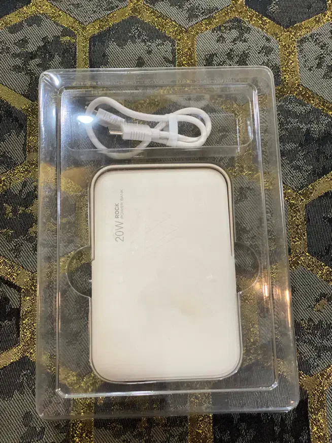 پاور بانک مغناطیسی|لوازم جانبی موبایل و تبلت|خمام, |دیوار