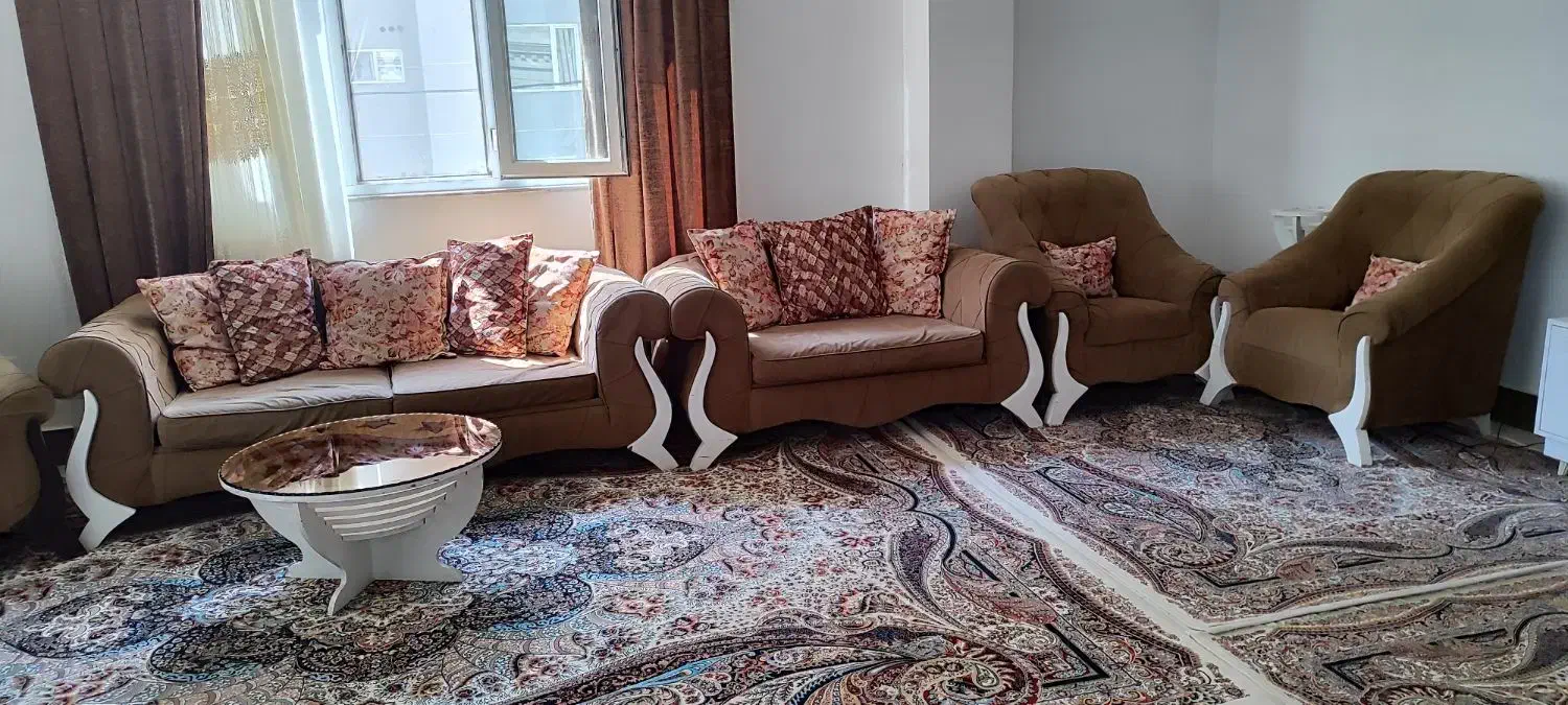 دو دست مبل راحتی|مبلمان خانگی و میز عسلی|قروه, |دیوار