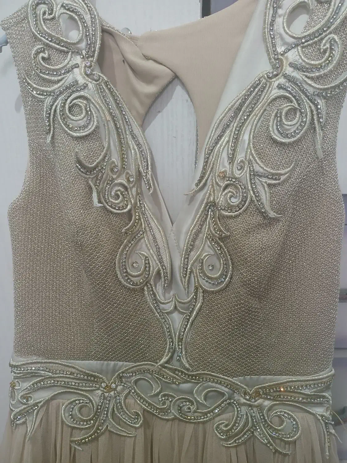 لباس مجلسی|لباس|گالیکش, |دیوار