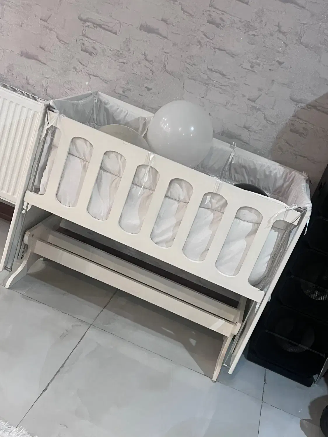 تخت نوزاد و کودک|تخت و صندلی بچه|نسیم‌شهر, |دیوار