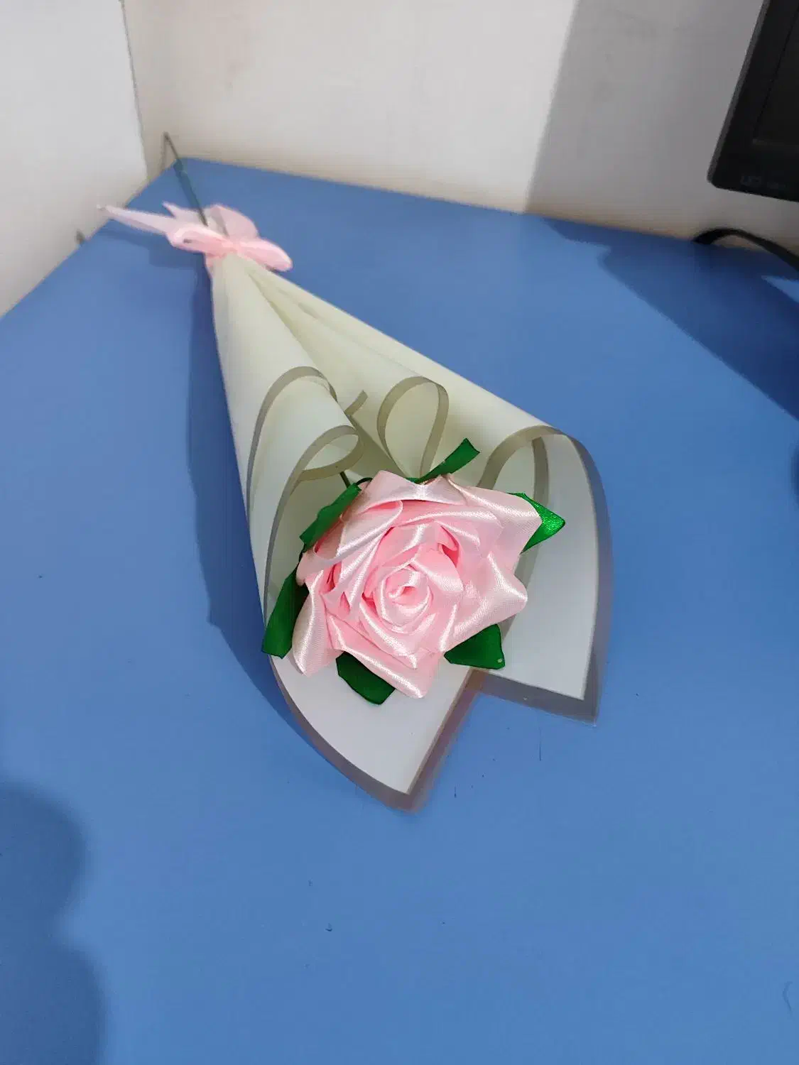 گل روبانی روز مادر|گل مصنوعی|سهند, |دیوار