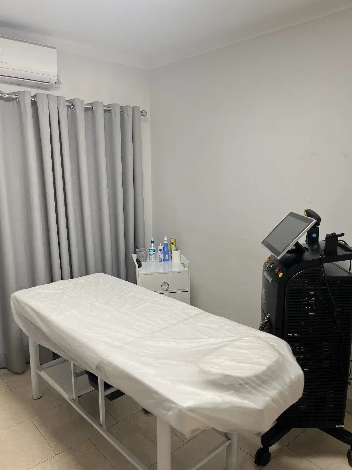 لیزر موهای زائد۲۰۲۵|پزشکی|گرگان, |دیوار