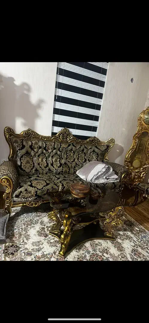 مبل سلطنتی ۹ نفره همراه با ۳عدد جلو مبلی|مبلمان خانگی و میز عسلی|ماکو, |دیوار