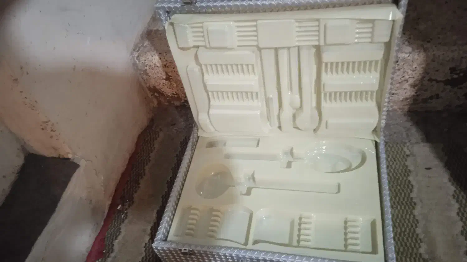 کیف سرویس جهزیه قاشق چنگال|ظروف سرو و پذیرایی|مراغه, |دیوار