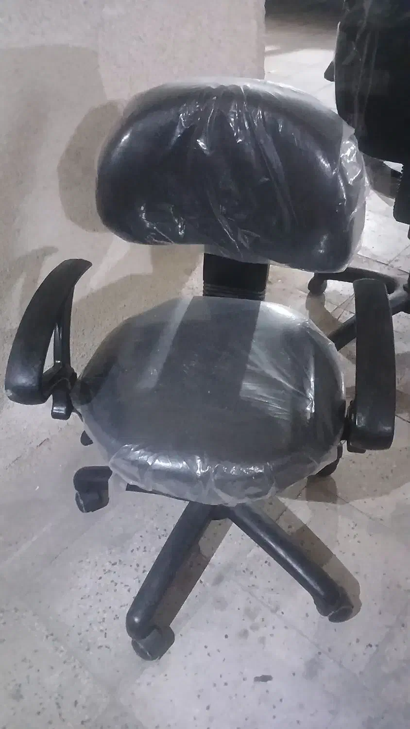 میز وصندلی چرخ دار|صندلی و نیمکت|ماهدشت, |دیوار