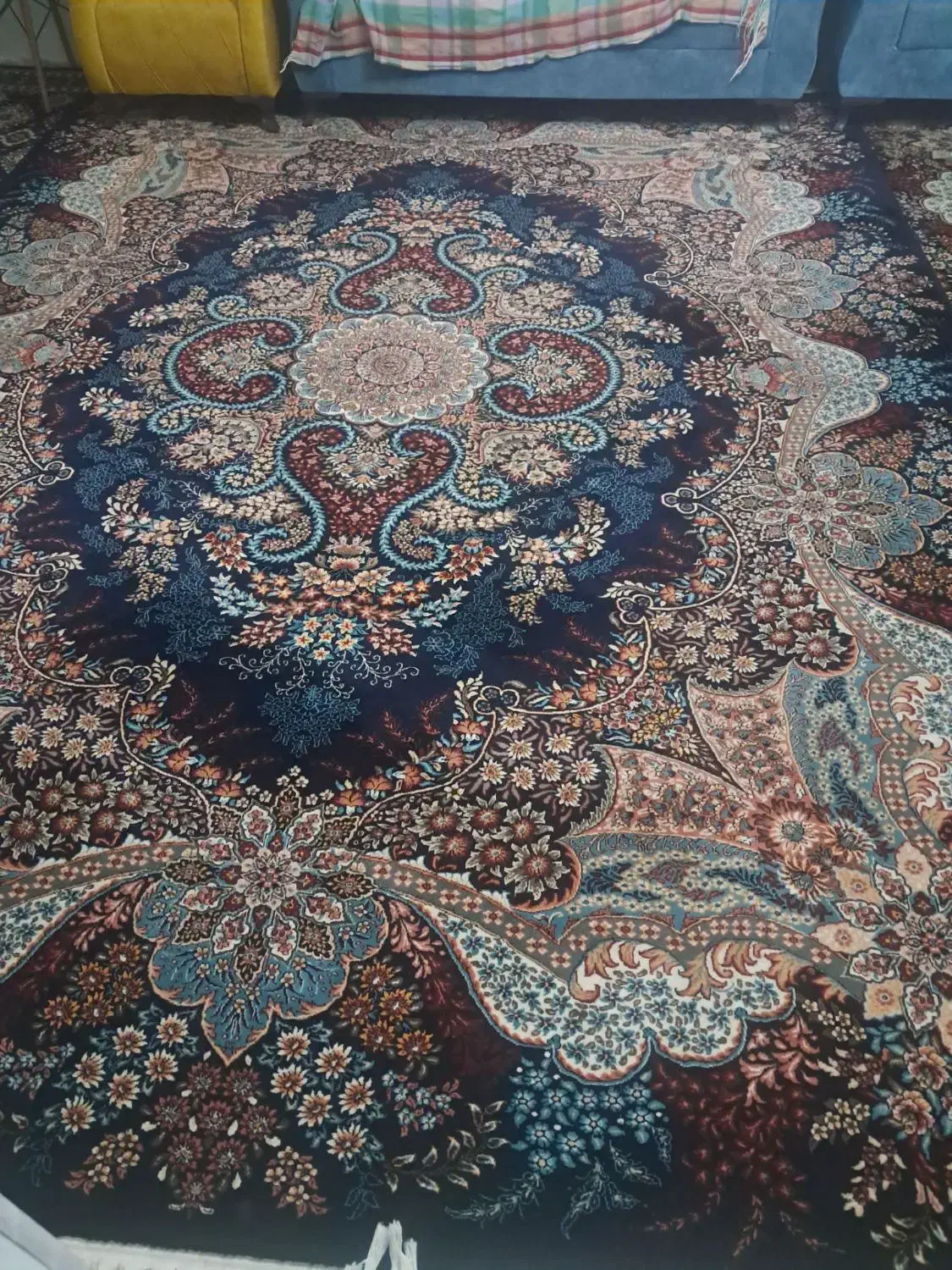 فرش ۱۲ متری در حد نو|فرش|مشهد, انقلاب|دیوار