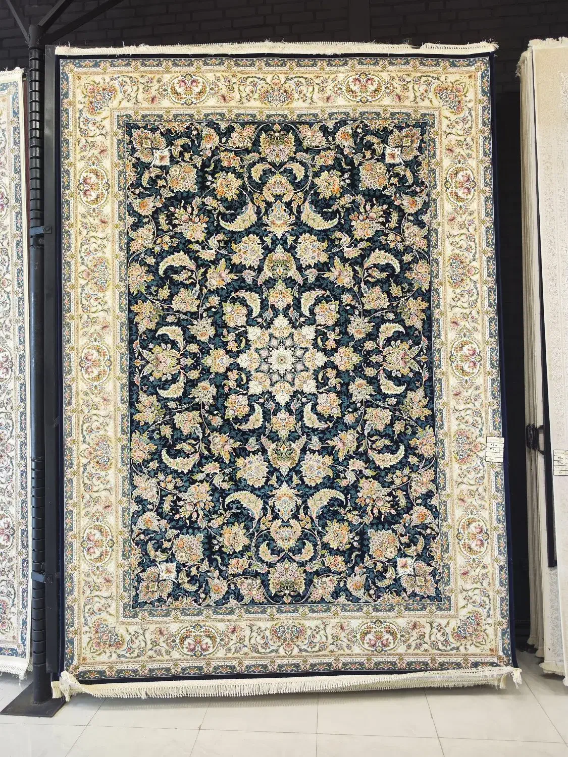 فرش ۹ متری کالکشن باغ گل، ۳۶۰۰ تراکم|فرش|کرمانشاه, |دیوار