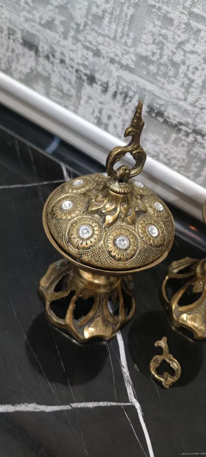 قندان برنجی قدیمی|کلکسیون اشیاء عتیقه|مشهد, تلگرد|دیوار