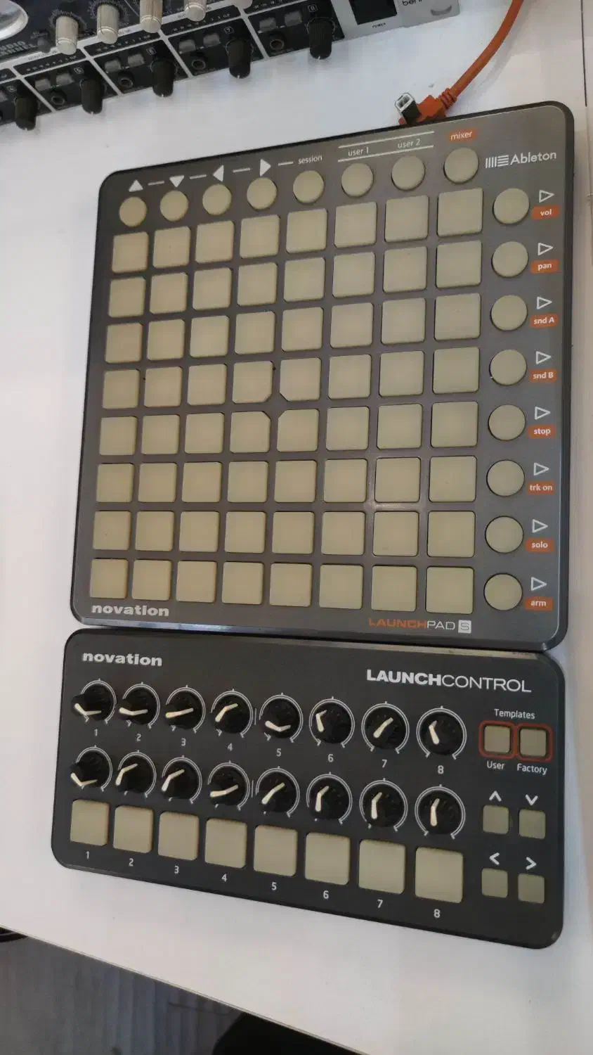 لانچ پد اس Novation + کنترلر نرم افزار|پیانو، کیبورد، آکاردئون|تهران, پاسداران|دیوار