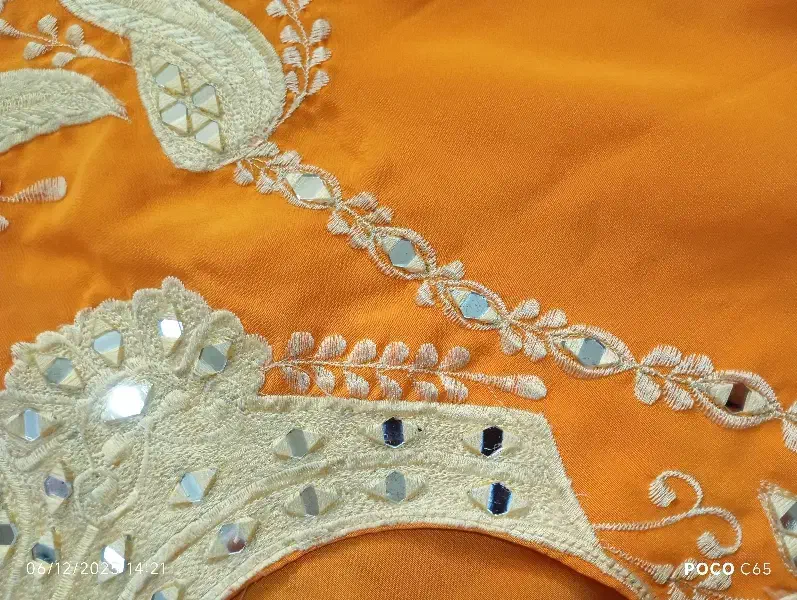 لباس محلی بلوچی|لباس|مشهد, شهید رضوی|دیوار