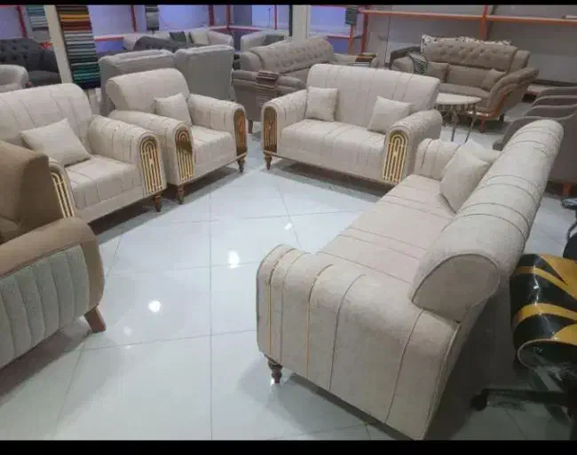 37پاین داستان گران فروش ها مهرگان ارزان فروش 37|مبلمان خانگی و میز عسلی|صدرا-فارس, فاز ۱|دیوار