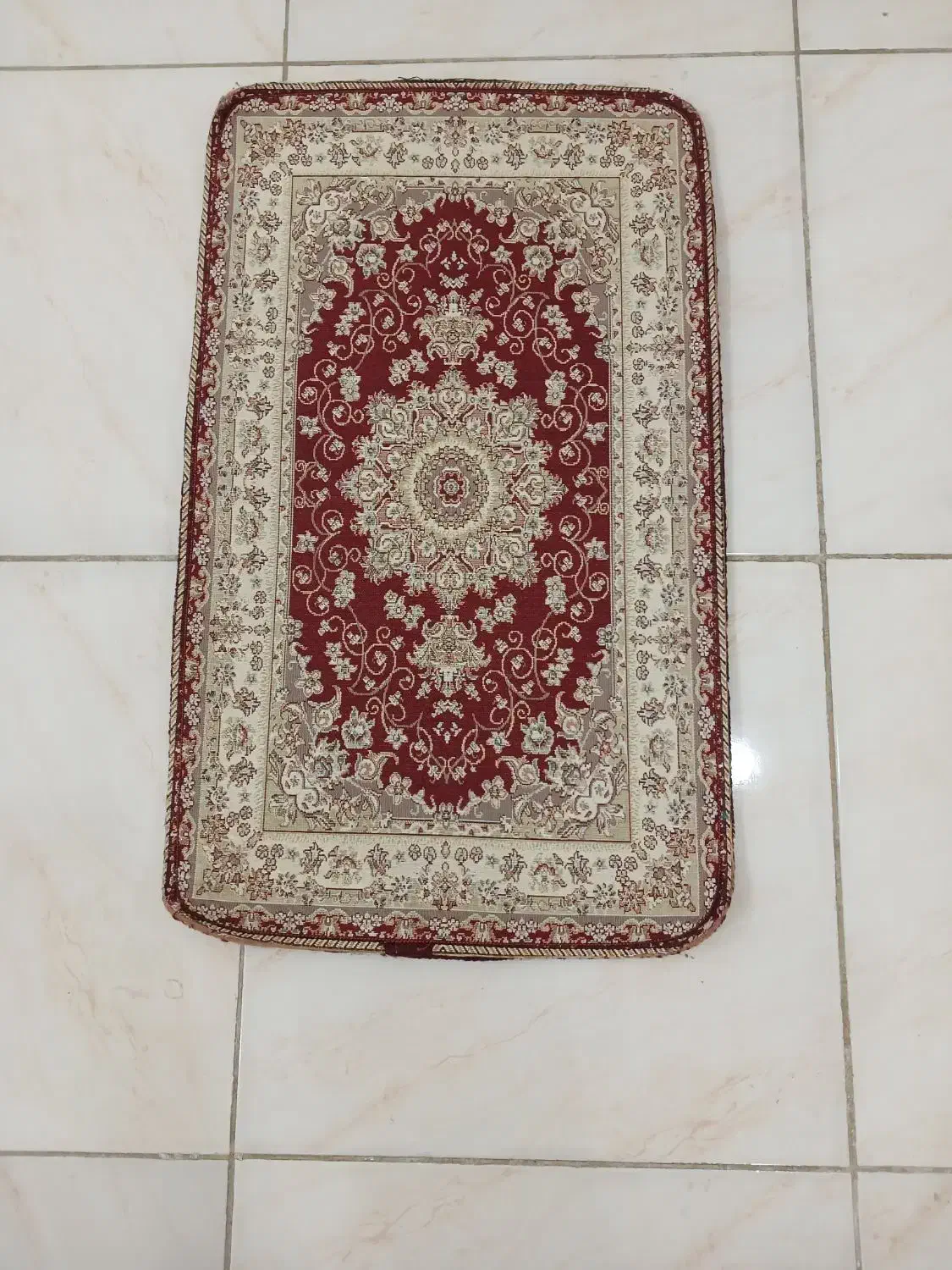 ۱عدد پادری قرمز رنگ طرح دار سالم و نو|پادری|اهواز, کمپلو شمالی|دیوار