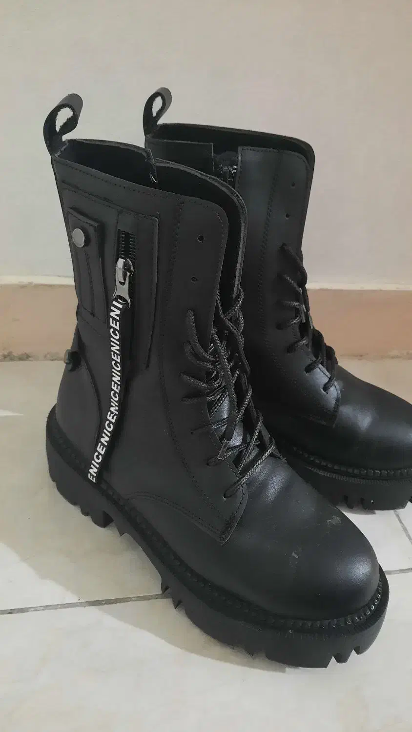 نیم بوت|کیف، کفش، کمربند|ری, جوانمرد قصاب|دیوار