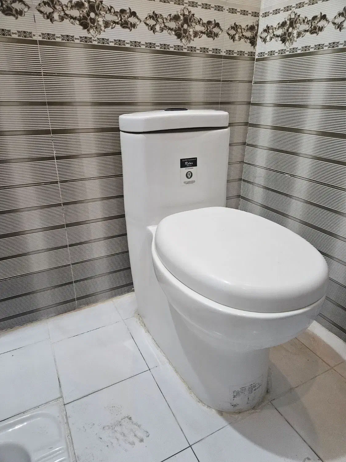 روشویی و توالت فرنگی|لوازم سرویس بهداشتی|کهریزک, |دیوار