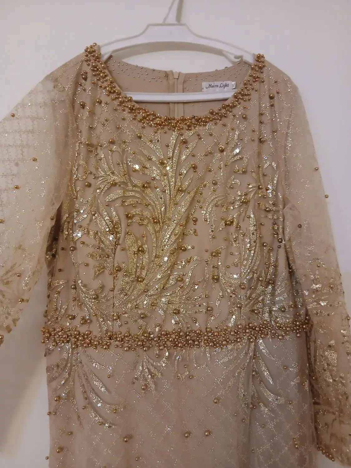 لباس زنانه|لباس|رودهن, |دیوار