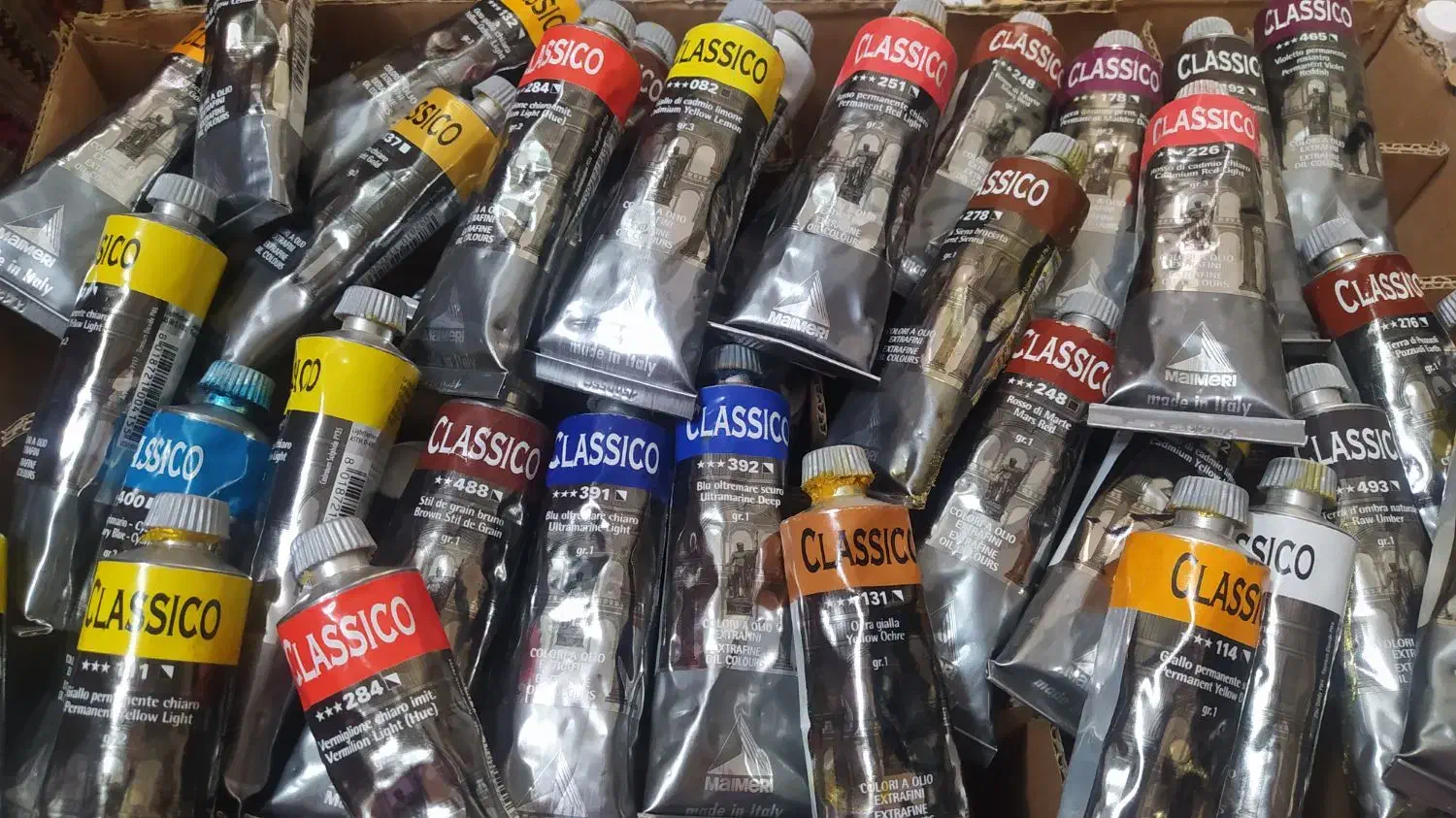 رنگ روغن کلاسیکو ۴۰۰هزار تومان وینزور ۳۰۰هزارتومان|لوازم التحریر|قم, باسکول|دیوار
