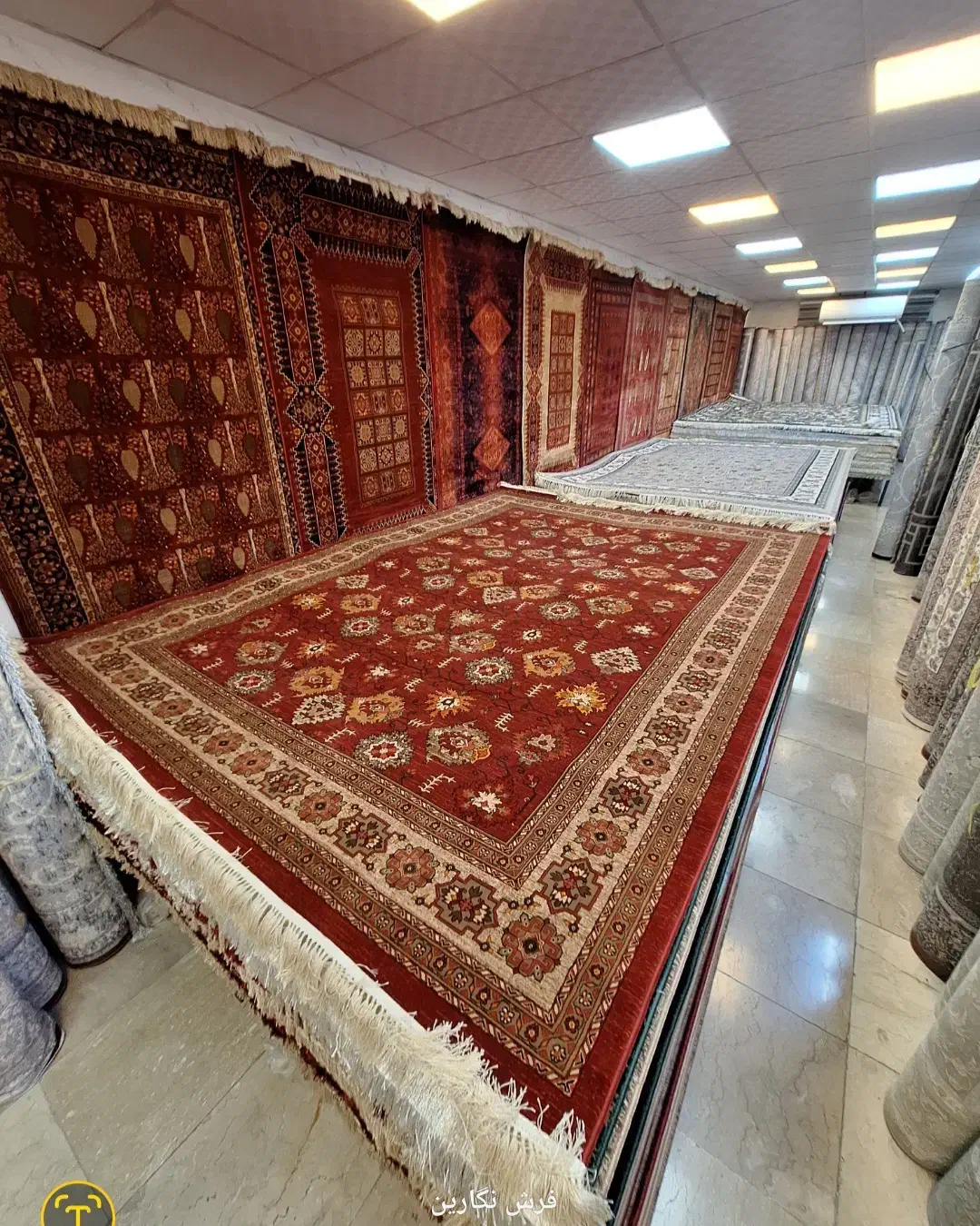 فرش ۱۲ متری قرمز بسکابادی ۷۰۰شانه ایران|فرش|مشهد, امیر|دیوار