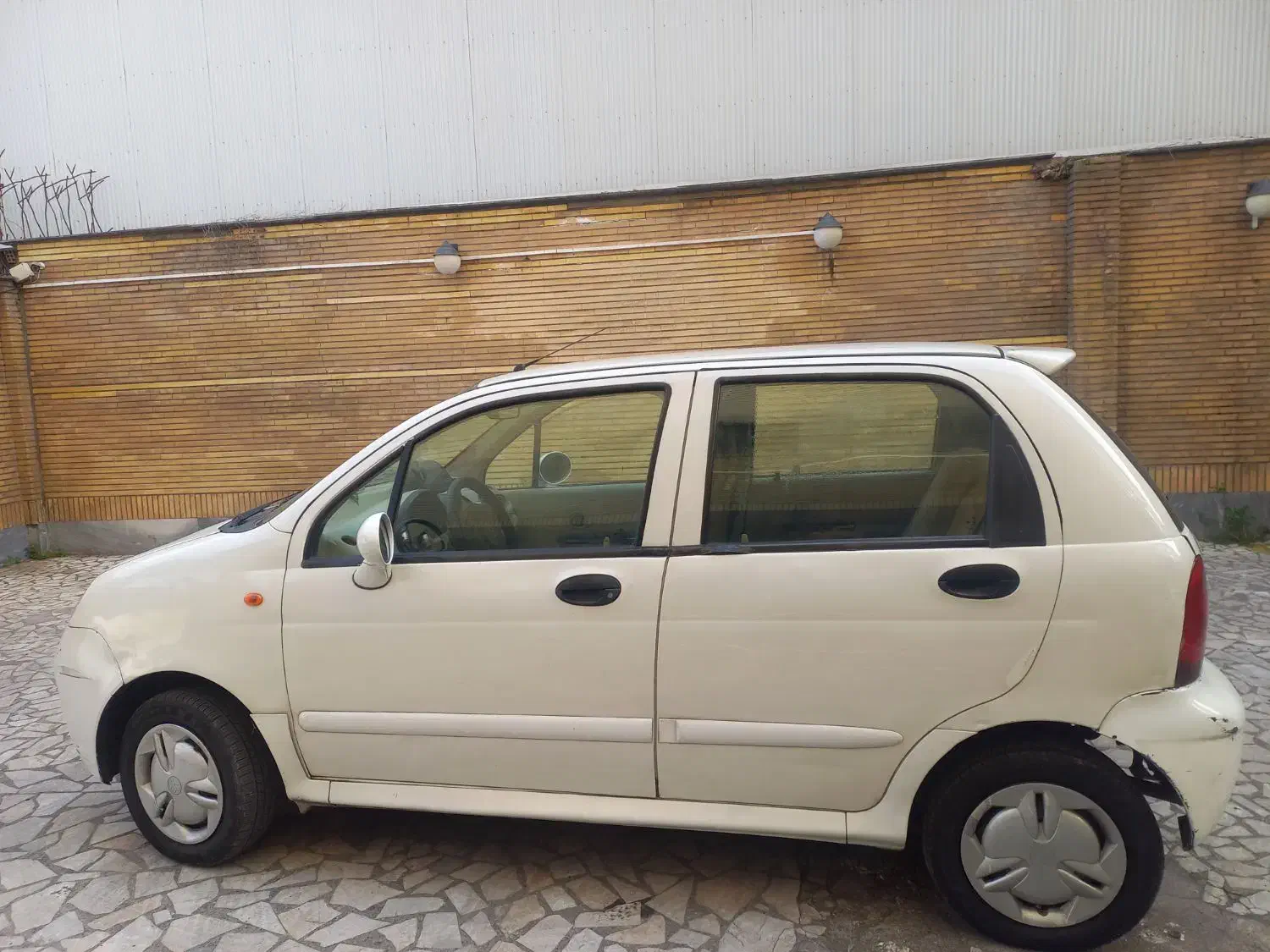 ماشین ام وی  ام / سال ۹۱|خودرو سواری و وانت|رشت, استادسرا|دیوار