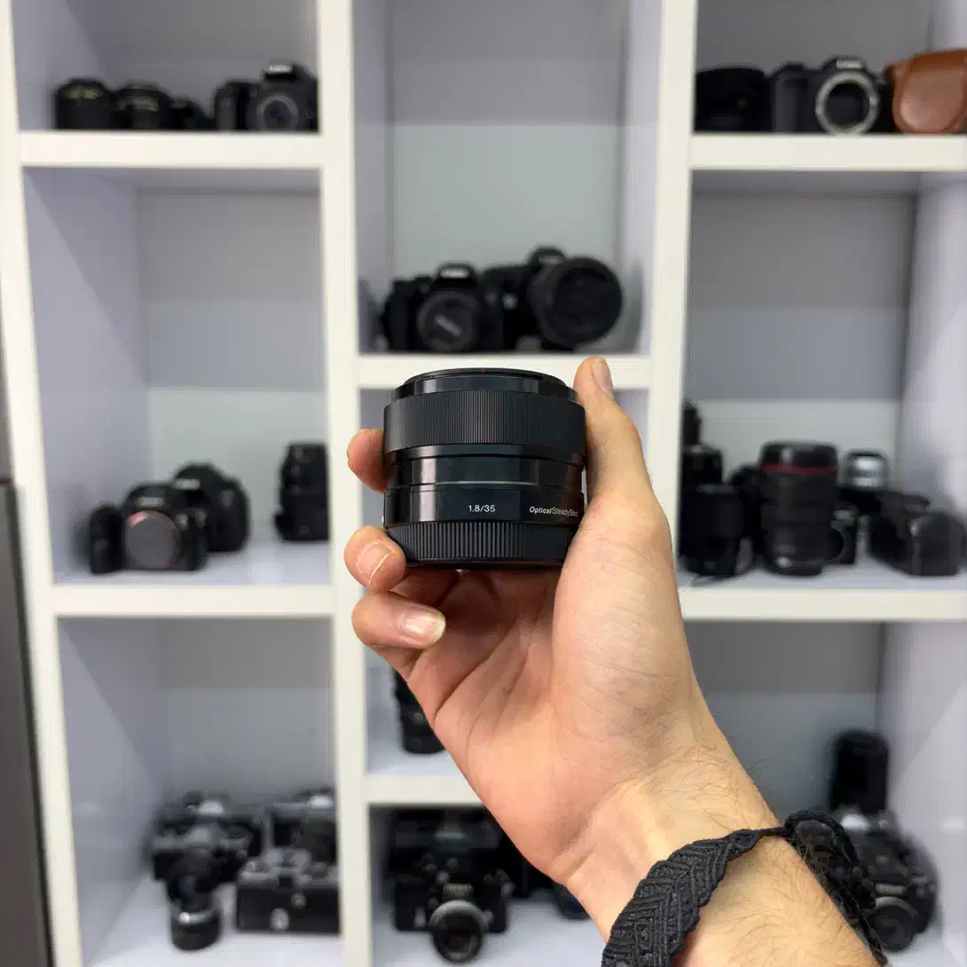 Sony E 35mm F/1.8 OSS|دوربین عکاسی و فیلم‌برداری|تهران, فردوسی|دیوار