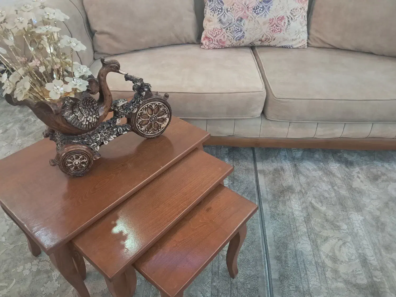 مبل راحتی  ۷ نفره با میز و عسلی|مبلمان خانگی و میز عسلی|باقرشهر, |دیوار