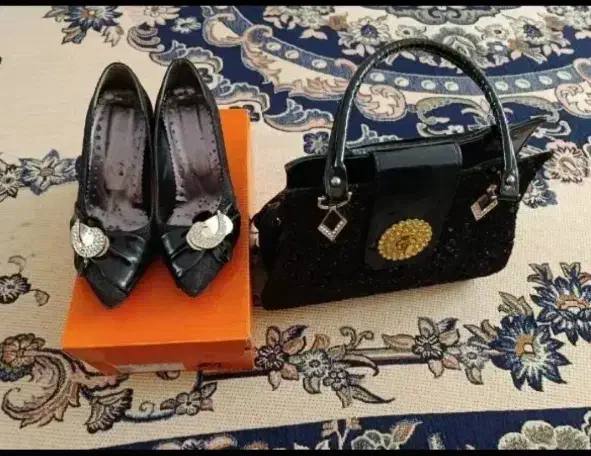 کیف و کفش .|کیف، کفش، کمربند|خرمآباد, |دیوار