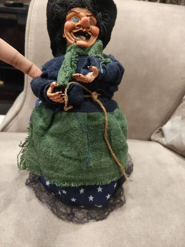 عروسک قدیمی|کلکسیون اشیاء عتیقه|مشهد, دانشجو|دیوار