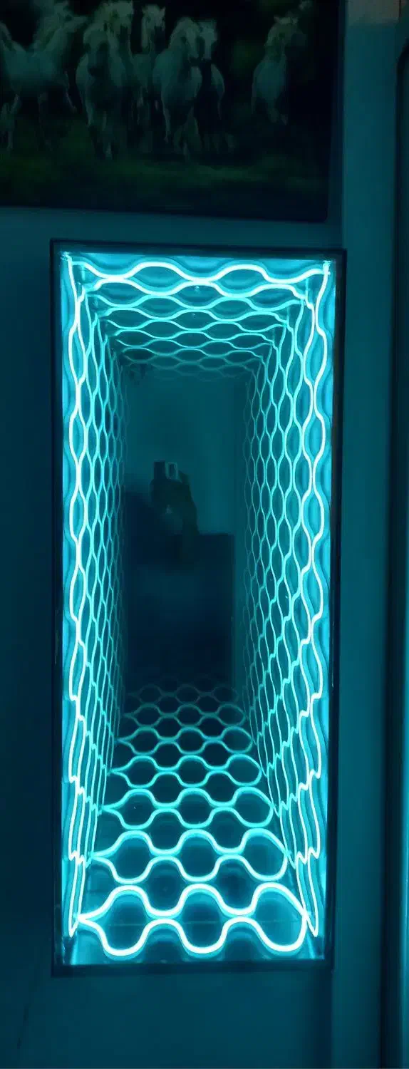 آینه بینهایت بسیار شیک|آینه|نیشابور, ۲۲ بهمن|دیوار