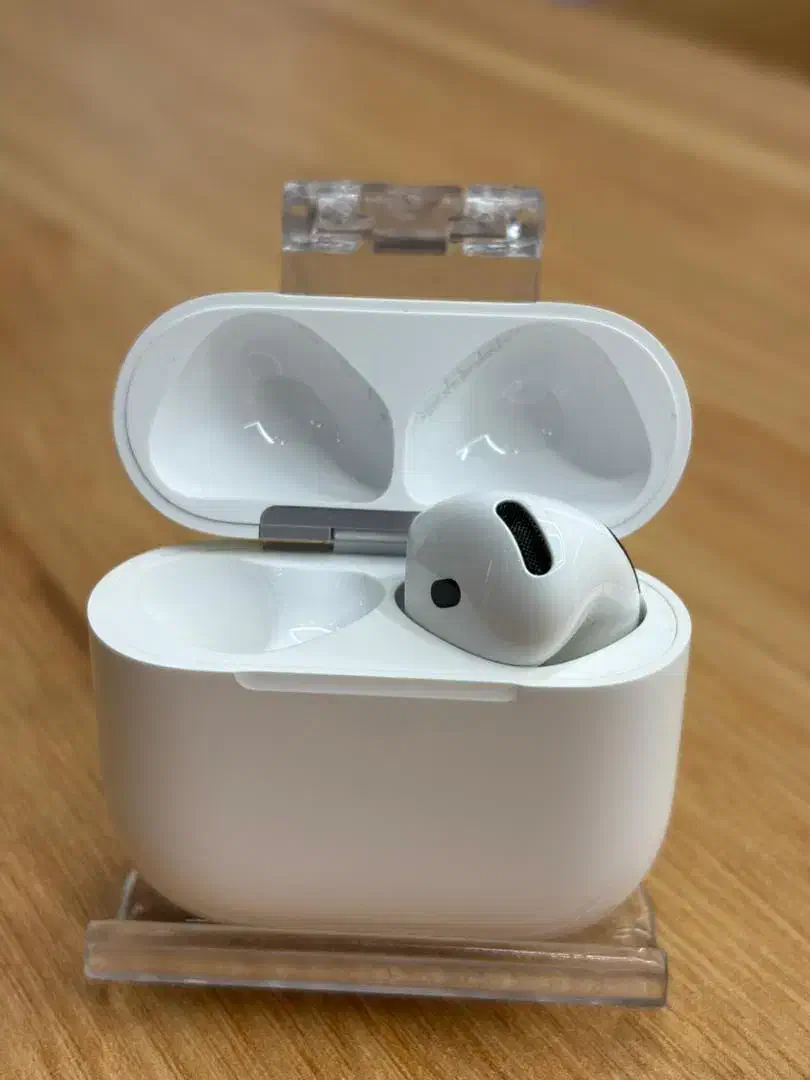 ایرپاد ۴ نویزکنسلینگ تک گوش راست|لوازم جانبی موبایل و تبلت|تهران, سیمای ایران|دیوار