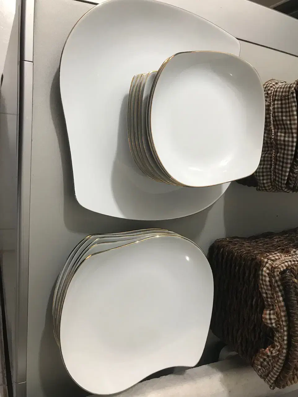 سرویس عروس مقصود|ظروف سرو و پذیرایی|ساری, |دیوار