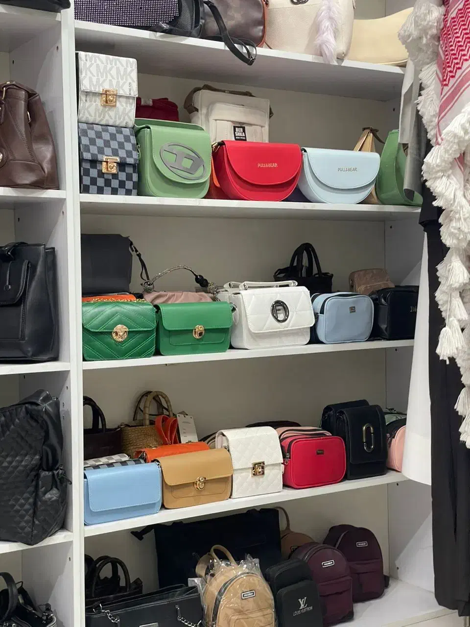 خ طالقانی سرنبش چهاراه دکترپناهی|کیف، کفش، کمربند|بندر ماهشهر, |دیوار