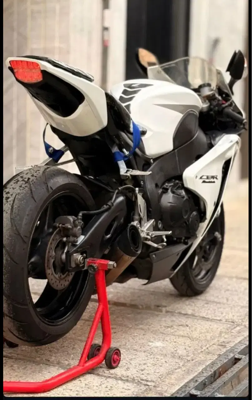 مدل2011 Cbr1000|موتورسیکلت|قم, سالاریه|دیوار