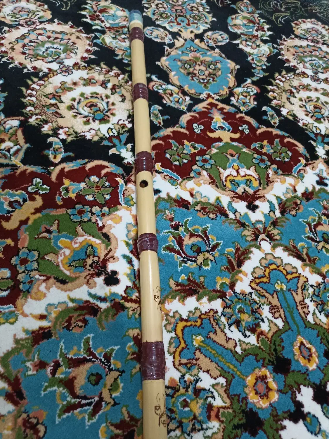 نی هفت بند|سازهای بادی|پارسآباد, |دیوار