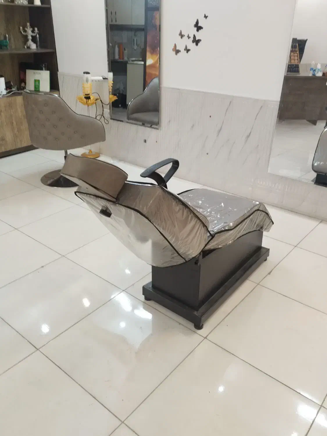 صندلی میکاپ و کوتاهی|آرایشگاه و سالن‌های زیبایی|قم, هنرستان|دیوار