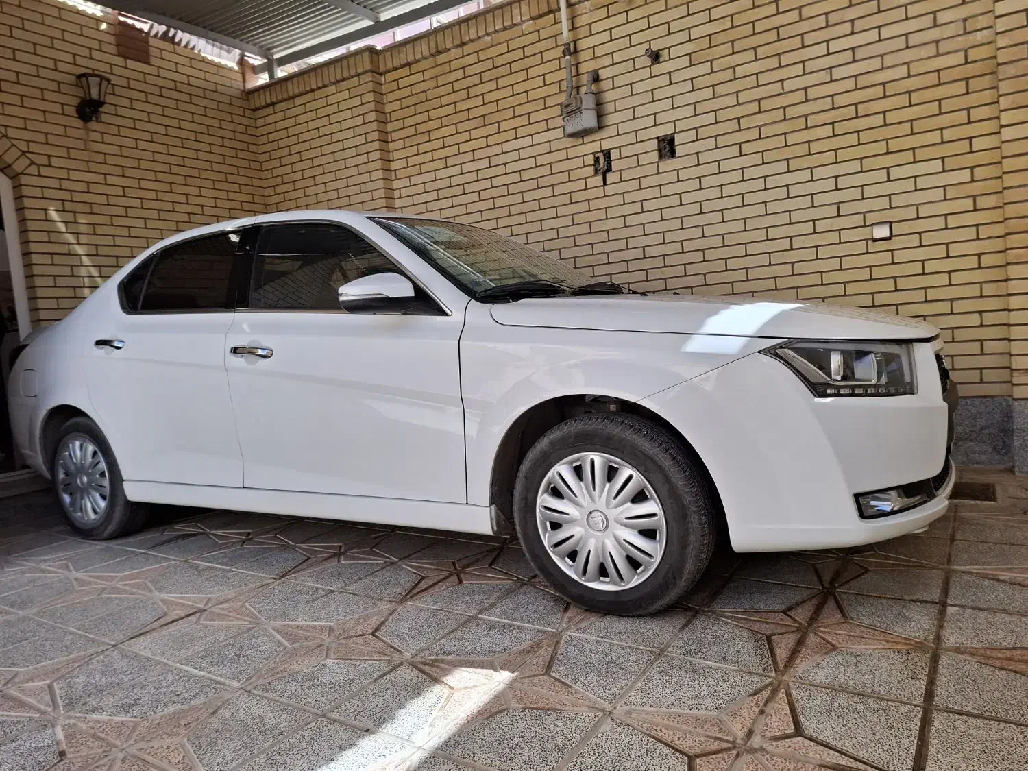 دنا پلاس تیپ 1|خودرو سواری و وانت|فلاورجان, |دیوار