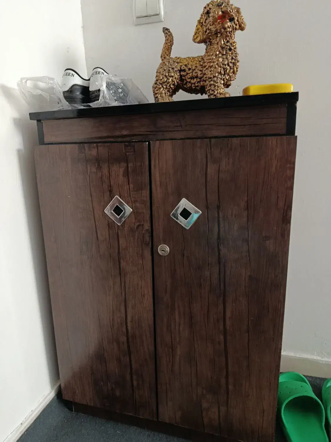 جاکفشی|جاکفشی، کمد، دراور|پرند, فاز ۶|دیوار