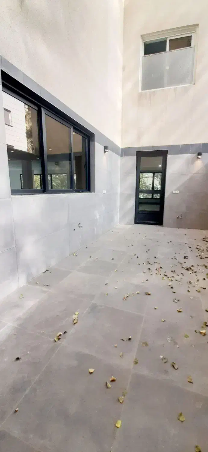 میدان تجریش ، نبش اصلی ، تجاری|اجارهٔ مغازه و غرفه|تهران, تجریش|دیوار