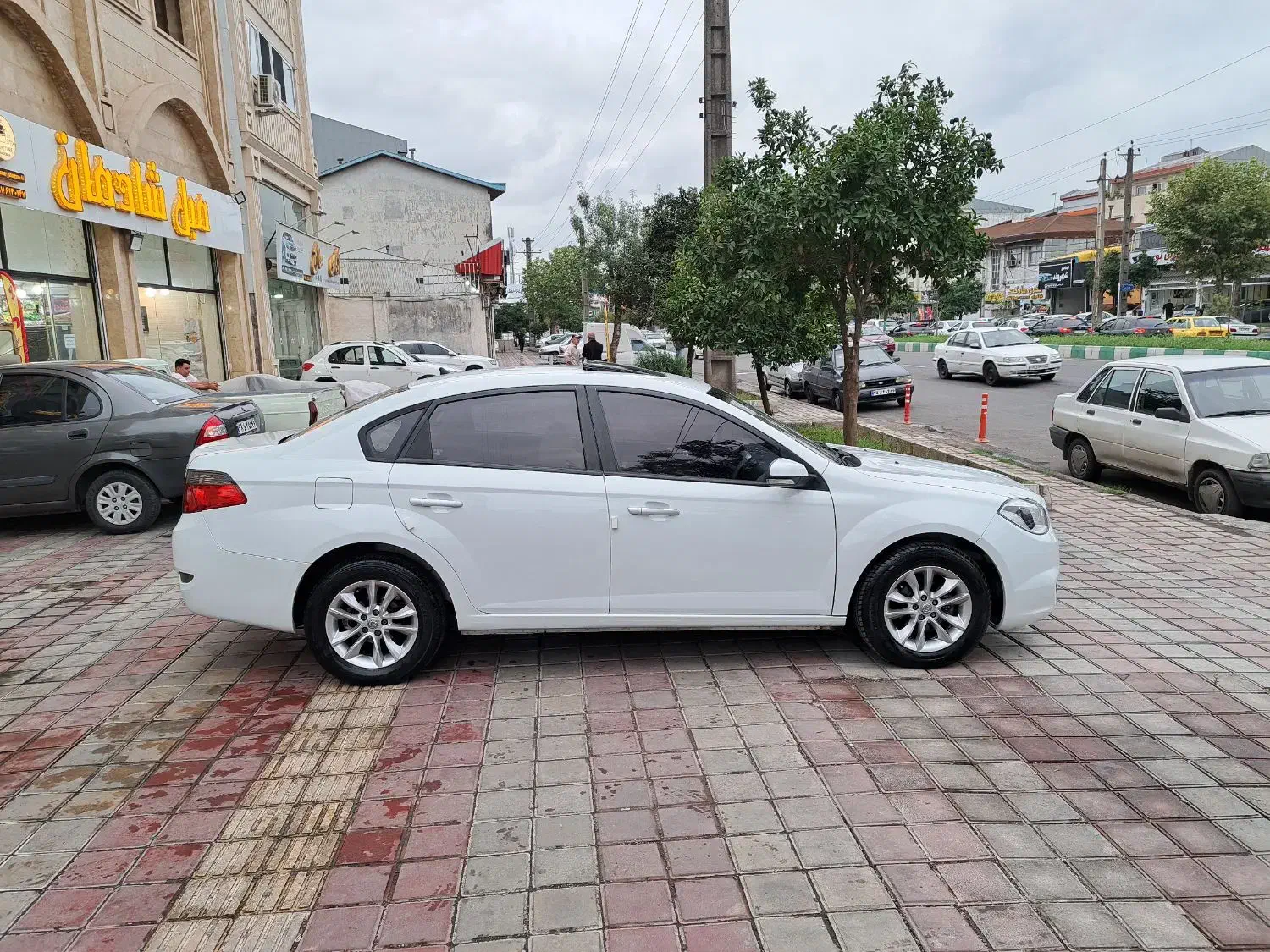 برلیانس H330 اتوماتیک 1500cc، مدل ۱۳۹۵|خودرو سواری و وانت|رشت, استقامت ۱|دیوار