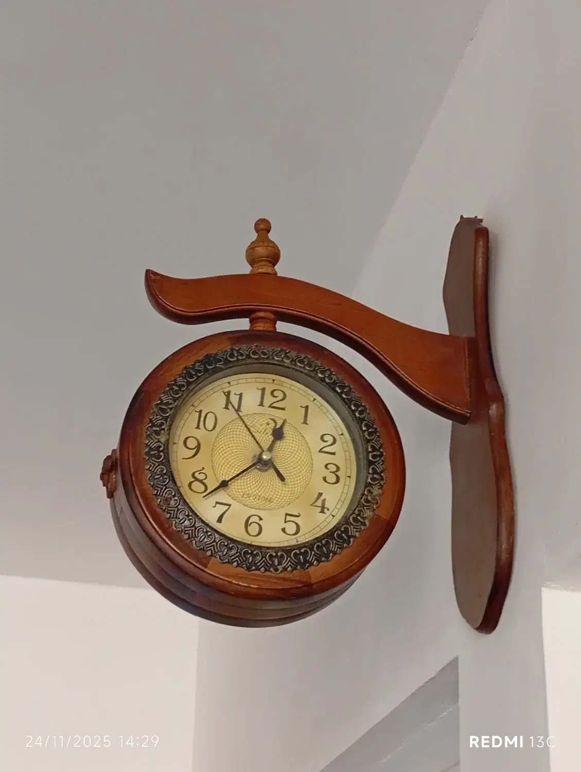 ساعت دیواری دوطرفه چوبی|کلکسیون اشیاء عتیقه|بوشهر, |دیوار