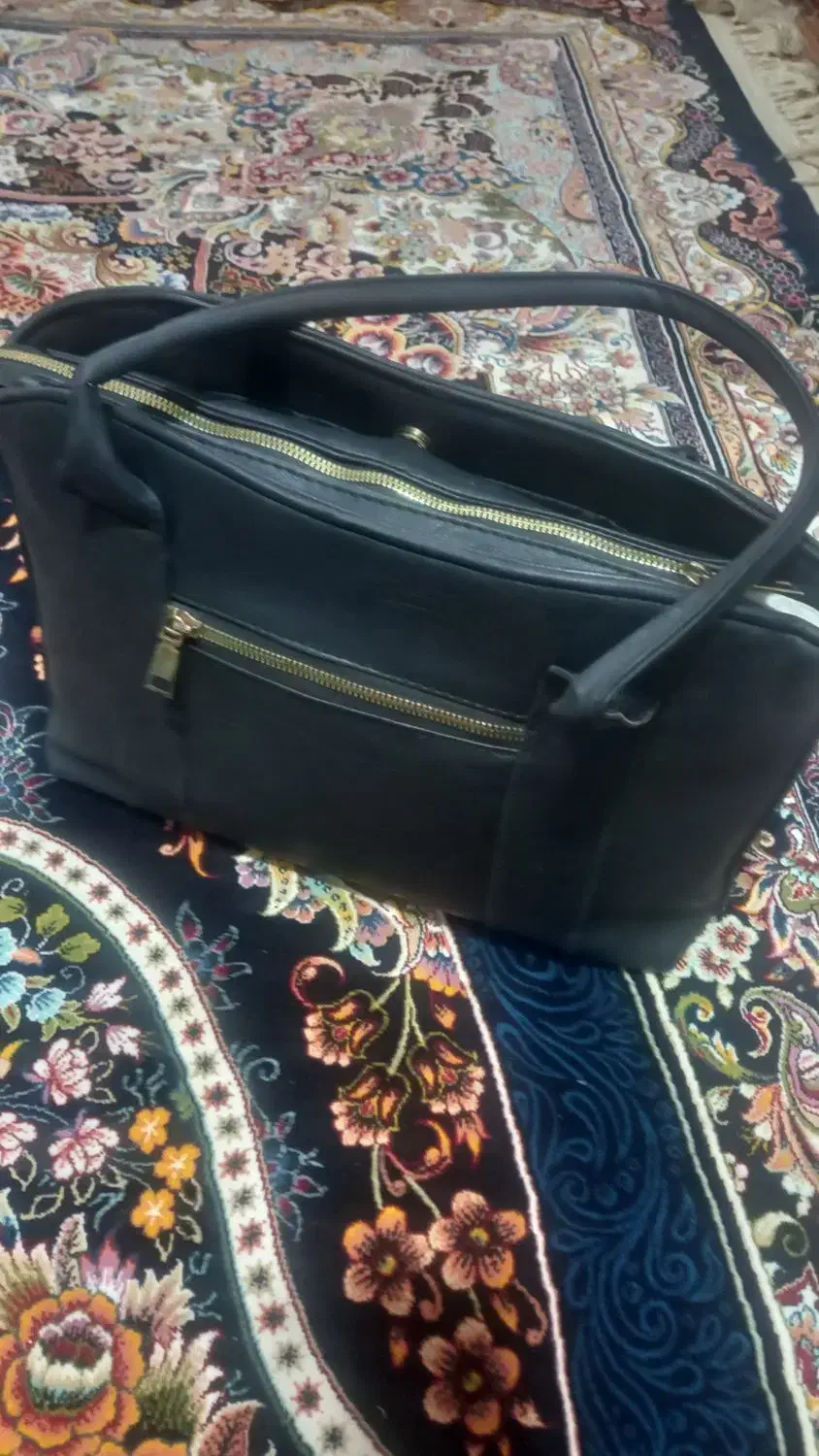 کیف نو|کیف، کفش، کمربند|صحنه, |دیوار