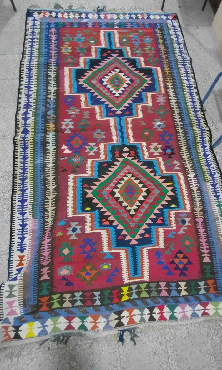 سلام. دو عدد گلیم در حدنو|گلیم، جاجیم، گبه|کوهدشت, |دیوار