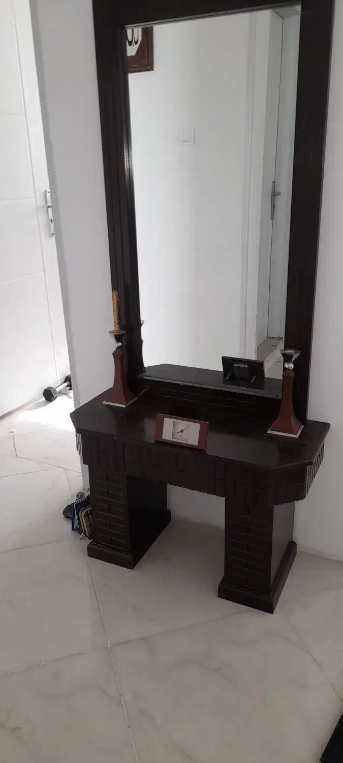 اینه کنسول سالم و تمیز|بوفه، ویترین، کنسول|گلبهار, شهر جدید گلبهار|دیوار