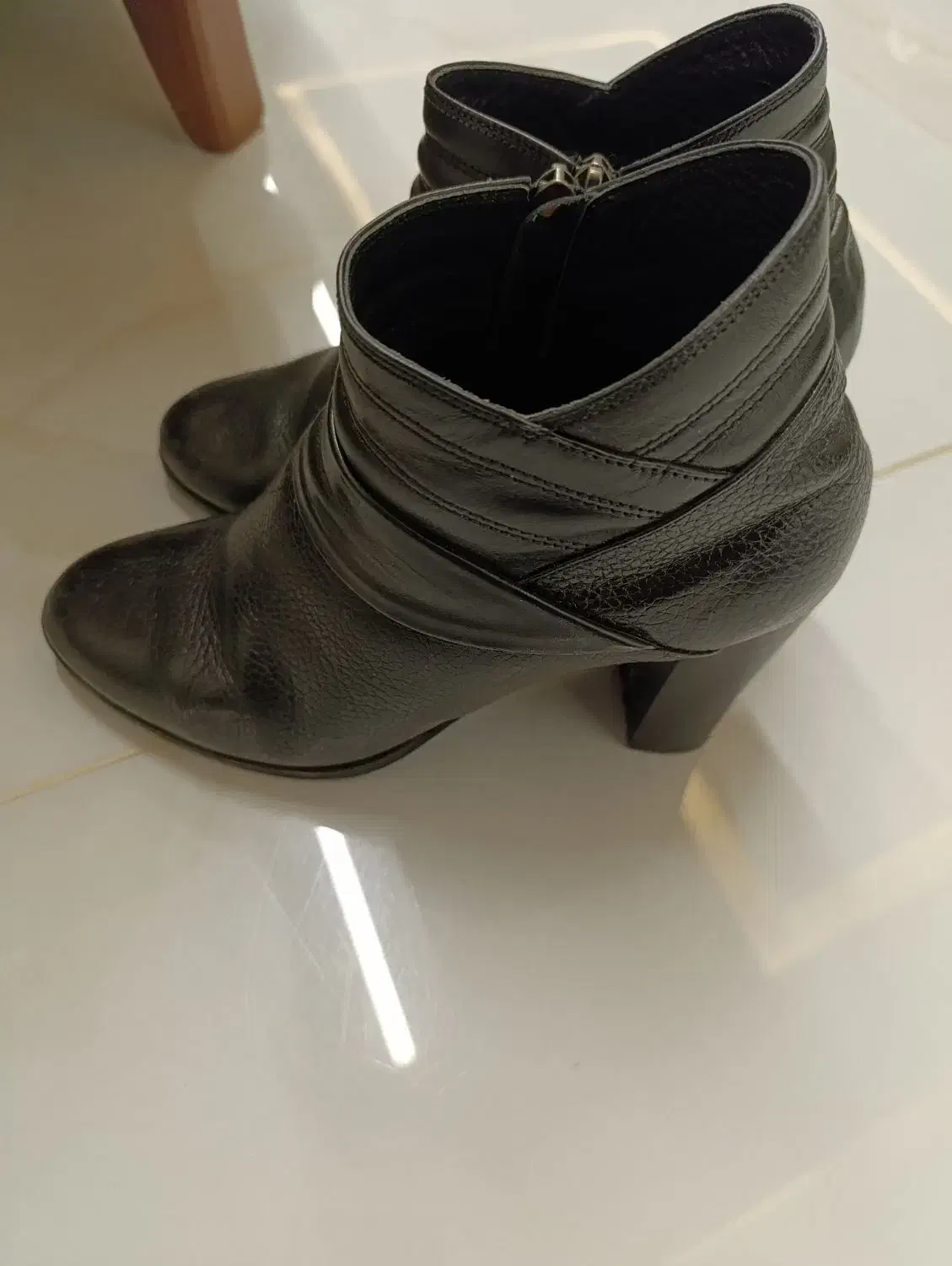 نیم بوت زنانه|کیف، کفش، کمربند|کرج, کلاک پایین|دیوار