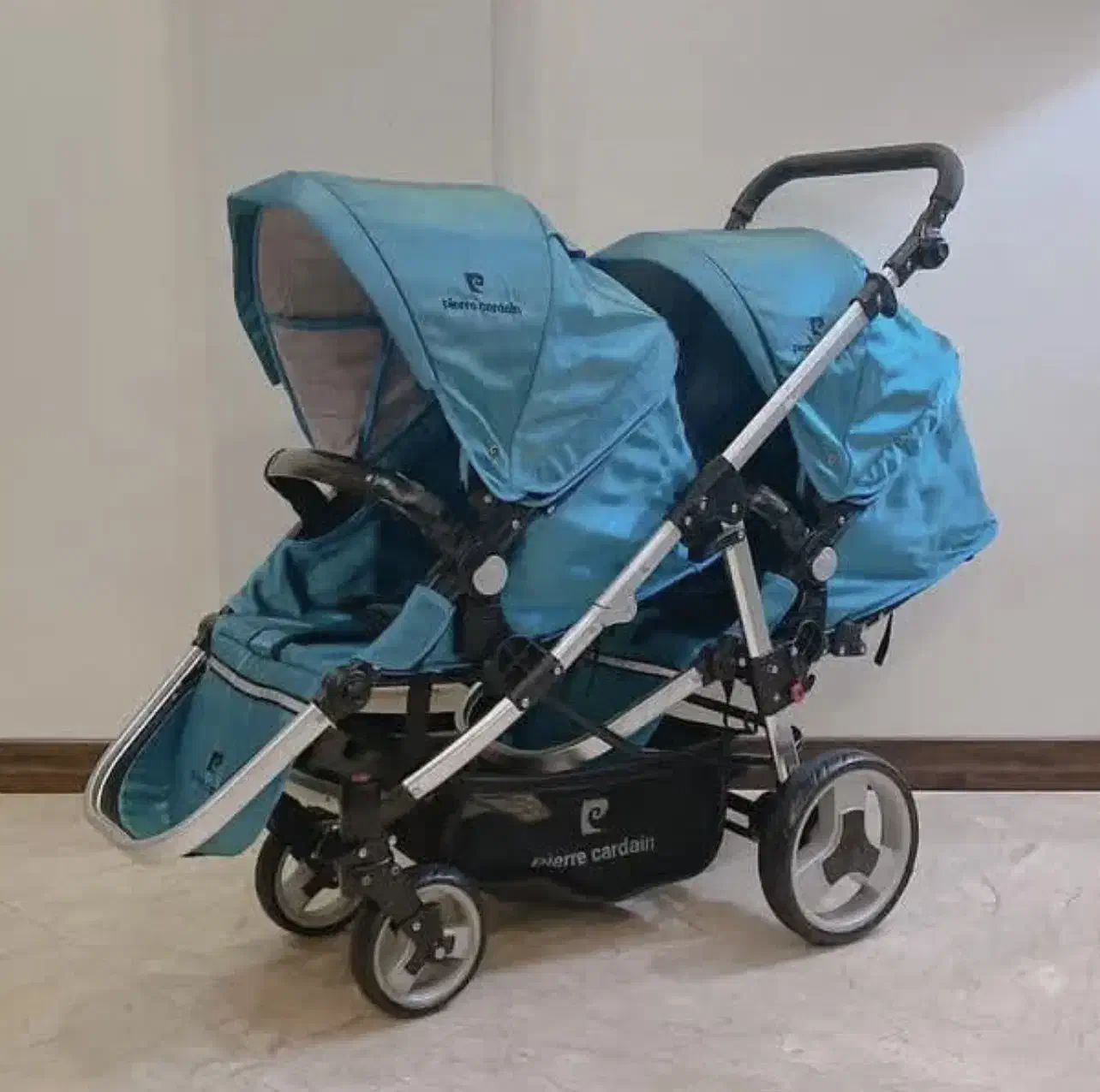 کالسکه دوقلو خارجی|کالسکه و لوازم جانبی|اهواز, کوی باهنر|دیوار