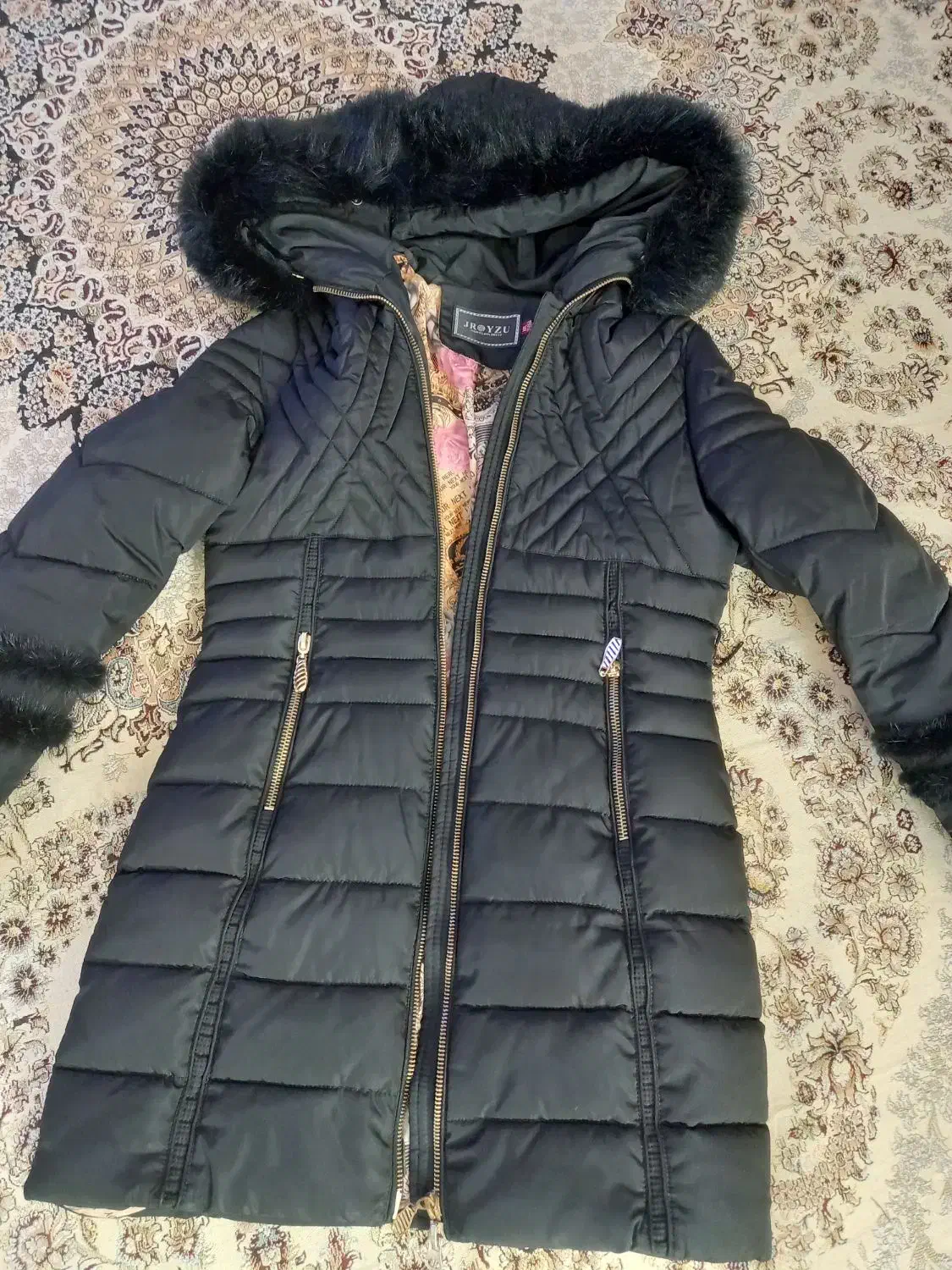 کاپشن|لباس|اردبیل, |دیوار