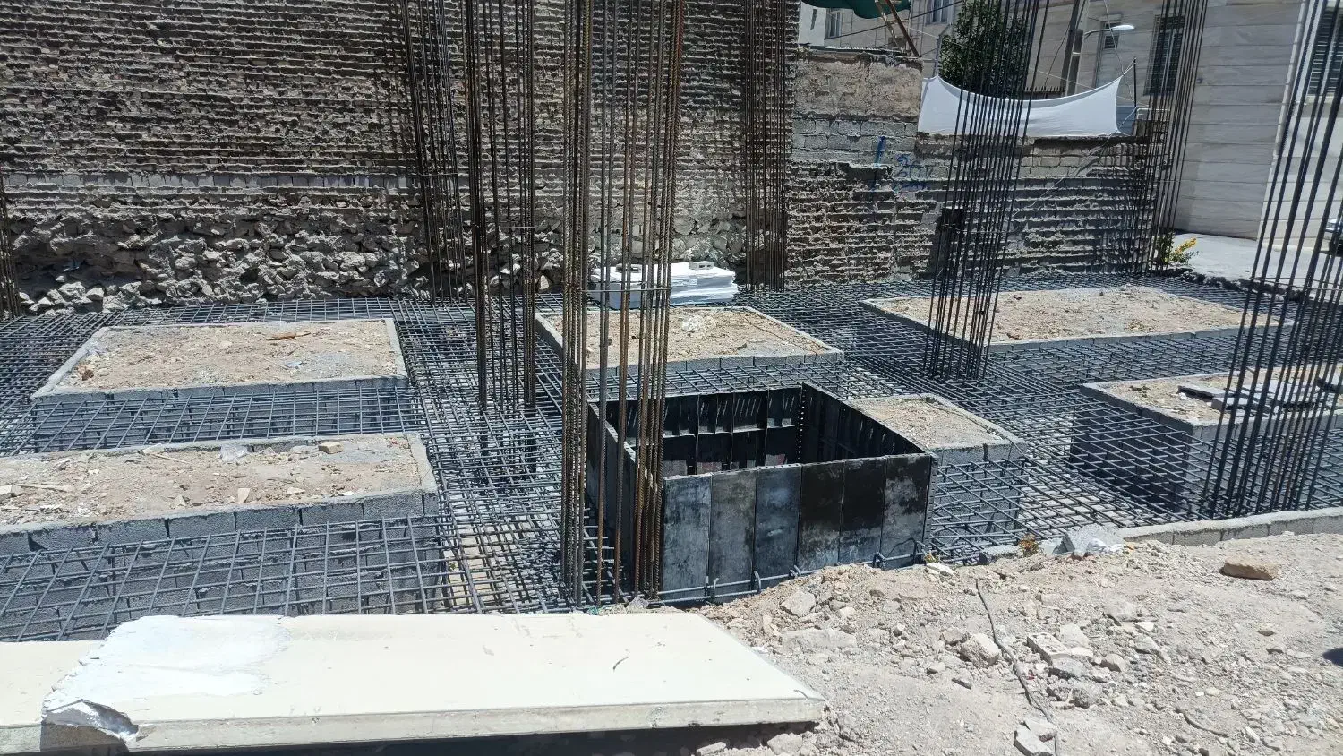 اجرای کارهای ساختمانی فنداسیون سقف ستون|استخدام معماری، عمران و ساختمانی|ایلام, |دیوار