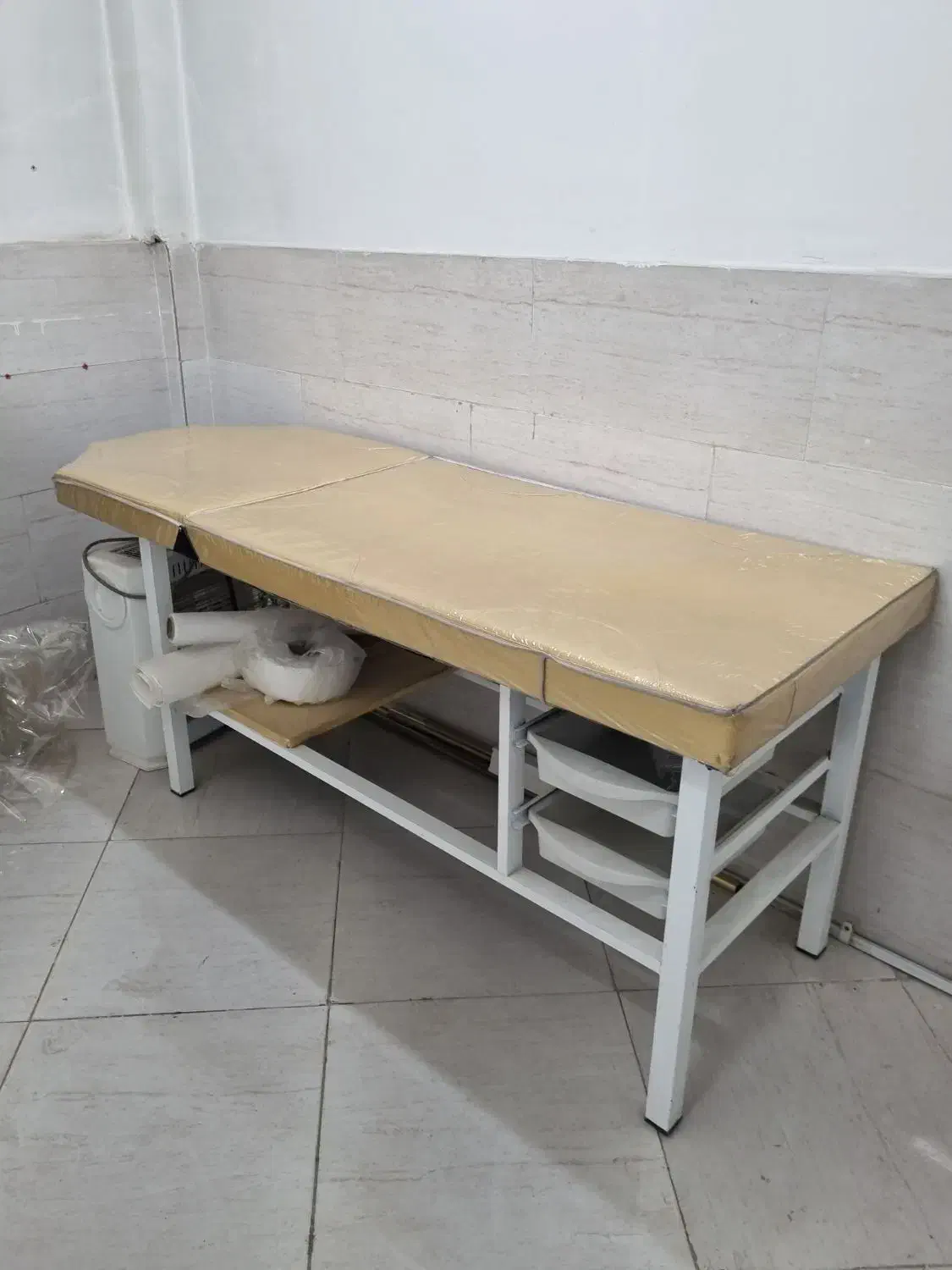 فروش وسایل، ابزار و مواد سالن زیبایی|آرایشگاه و سالنهای زیبایی|کرج, کمالشهر|دیوار