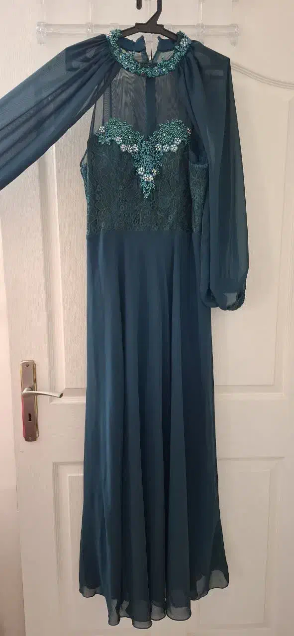 لباس مجلسی|لباس|اصفهان, ملک‌شهر|دیوار