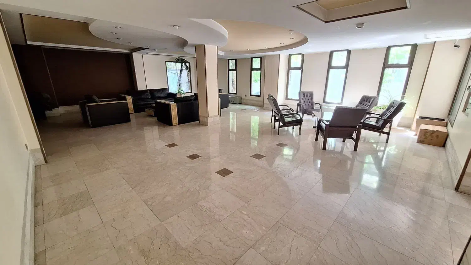 ۹۲متر میرداماد نفت استخر سونا جکوزی فول ۱۸ ساله|فروش آپارتمان|تهران, میرداماد|دیوار